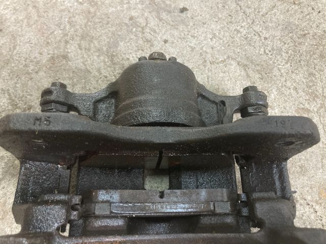 bontott HONDA JAZZ Bal első Féknyereg Munkahengerrel