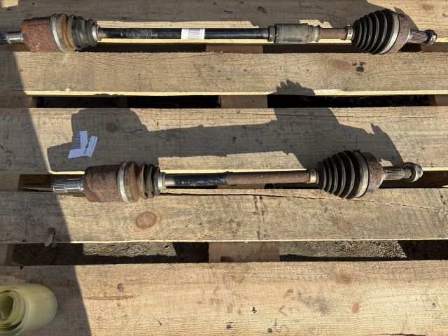 bontott HONDA JAZZ Bal Féltengely