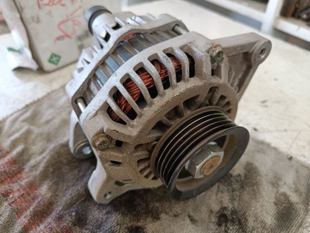 bontott HONDA JAZZ Generátor