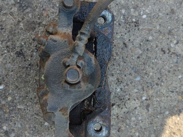 bontott HONDA JAZZ Jobb első Féknyereg Munkahengerrel