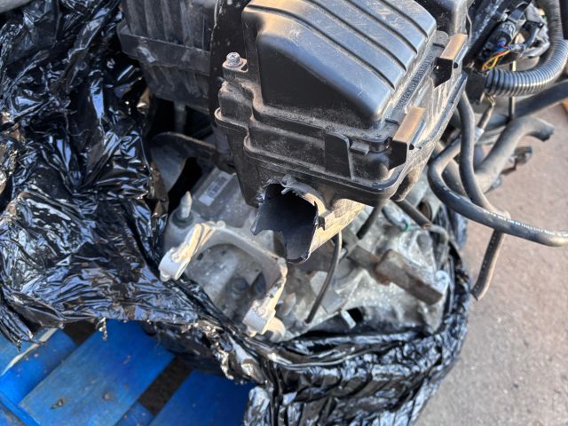 bontott HONDA JAZZ Motor (Fűzött blokk hengerfejjel)