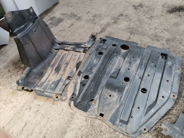 bontott HONDA JAZZ Alsó Motorburkolat