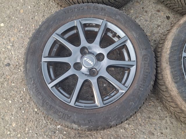 bontott HONDA JAZZ Alufelni Szett Gumival