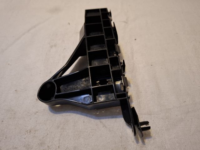 bontott HONDA JAZZ Bal első Lökhárító Tartó (Műanyag)