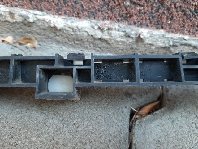 bontott HONDA JAZZ Bal hátsó Lökhárító Tartó (Műanyag)