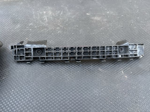 bontott HONDA JAZZ Bal hátsó Oldal Lökhárító Tartó (Műanyag)