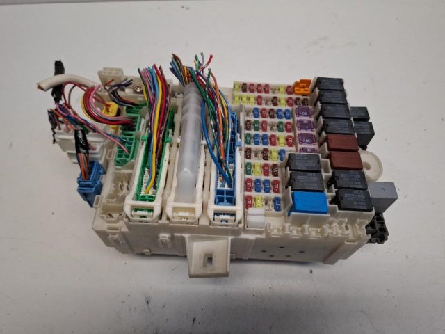 bontott HONDA JAZZ Biztosítéktábla Utastér