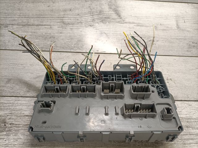 bontott HONDA JAZZ Biztosítéktábla Utastér