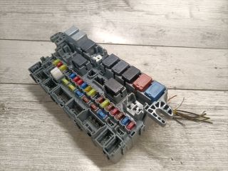 bontott HONDA JAZZ Biztosítéktábla Utastér