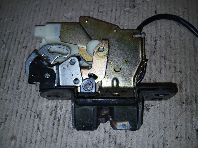 bontott HONDA JAZZ Csomagtérajtó Zárszerkezet