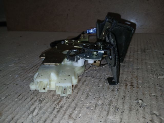 bontott HONDA JAZZ Csomagtérajtó Zárszerkezet