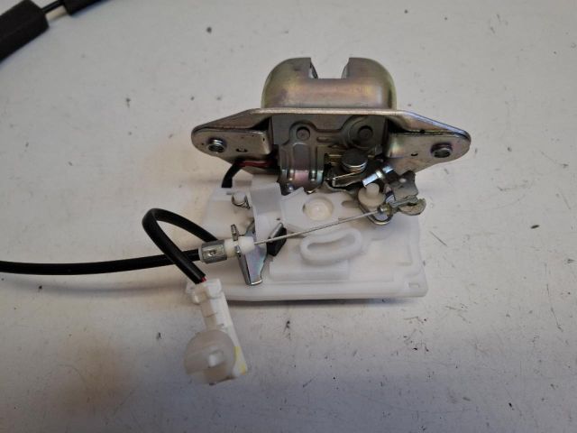 bontott HONDA JAZZ Csomagtérajtó Zárszerkezet