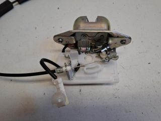 bontott HONDA JAZZ Csomagtérajtó Zárszerkezet