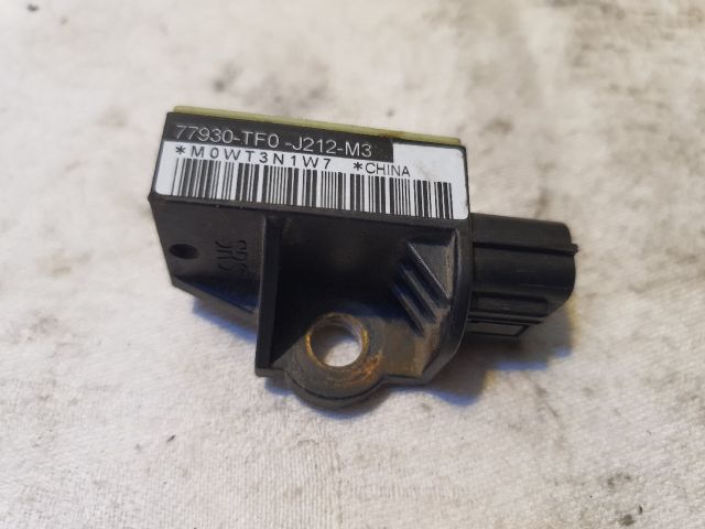 bontott HONDA JAZZ Első Középső Ütközés Érzékelő (Homlokfalon)