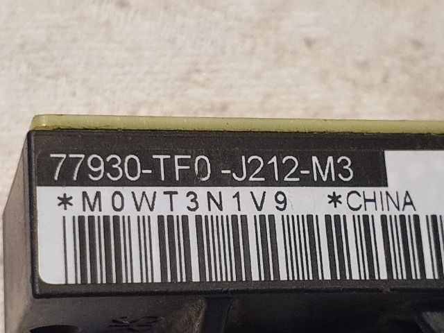 bontott HONDA JAZZ Első Középső Ütközés Érzékelő (Homlokfalon)