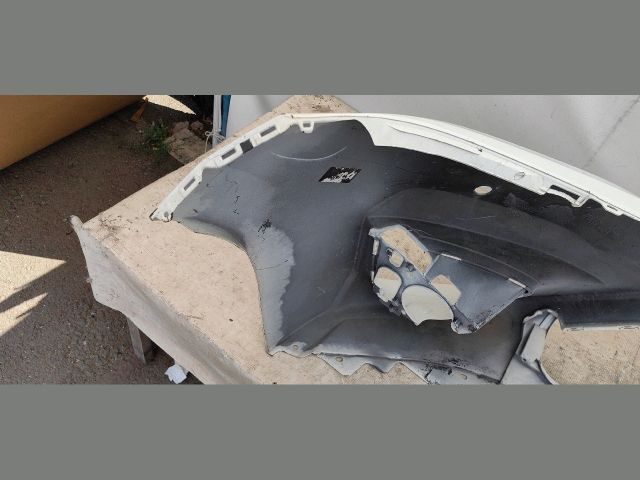 bontott HONDA JAZZ Első Lökhárító (Üresen)