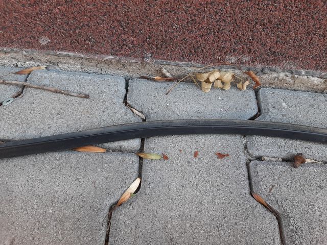 bontott HONDA JAZZ Első Szélvédő Felső Díszléc