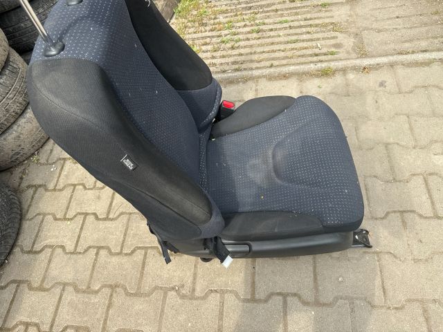 bontott HONDA JAZZ Jobb első Ülés