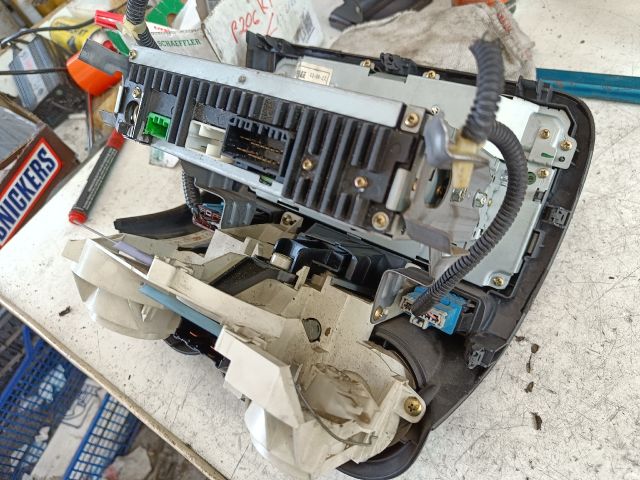 bontott HONDA JAZZ Középkonzol Vezérlő Panel