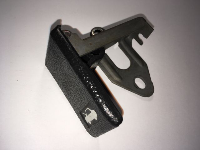 bontott HONDA JAZZ Motorháztető Nyitó Kar / Gomb