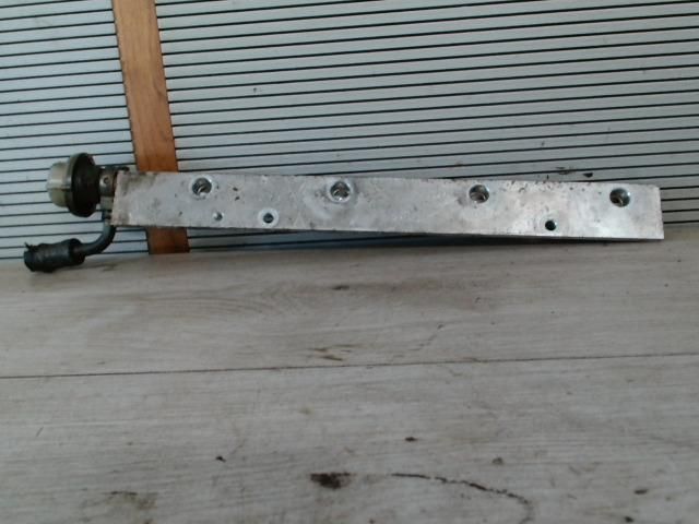 bontott HONDA LOGO Porlasztó Sor / Híd