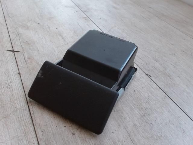 bontott HONDA LOGO Első Hamutartó