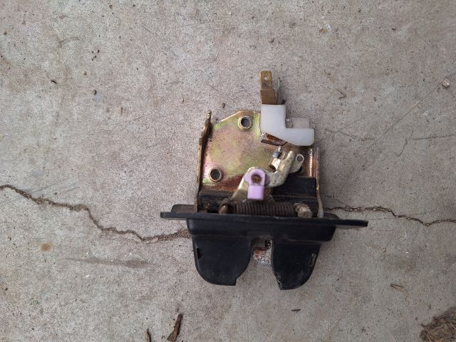 bontott HONDA PRELUDE Csomagtérajtó Zárszerkezet