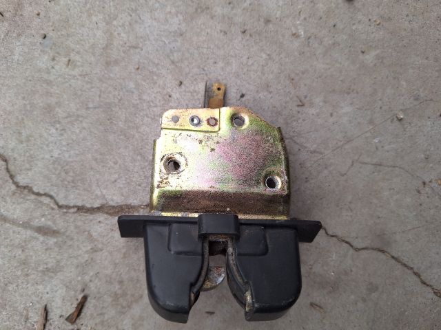 bontott HONDA PRELUDE Csomagtérajtó Zárszerkezet