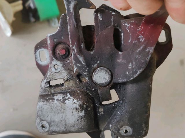 bontott HONDA PRELUDE Motorháztető Zárszerkezet