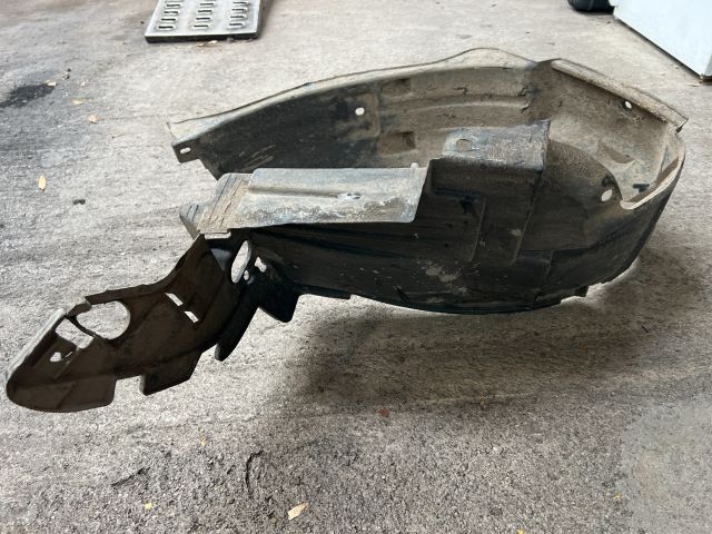 bontott HONDA STREAM Bal első Dobbetét (Kerékjárati, Műanyag)