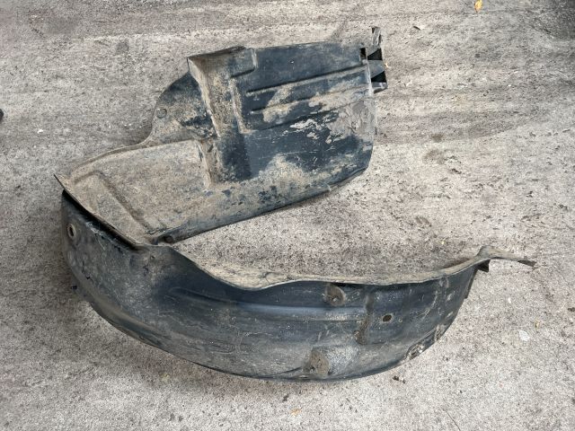 bontott HONDA STREAM Bal első Dobbetét (Kerékjárati, Műanyag)