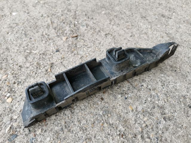 bontott HONDA STREAM Bal első Lökhárító Tartó (Műanyag)