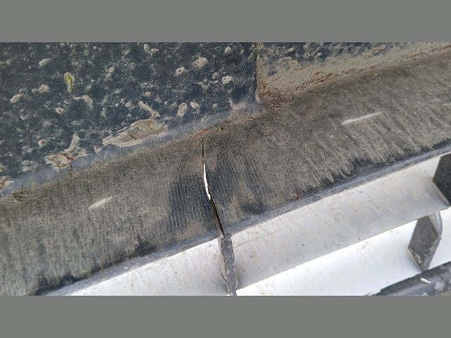 bontott HONDA STREAM Első Lökhárító (Részeivel)