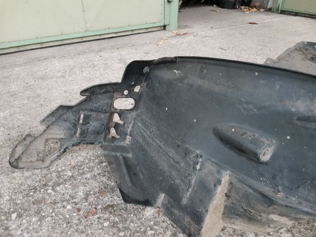 bontott HONDA STREAM Jobb első Dobbetét (Kerékjárati, Műanyag)