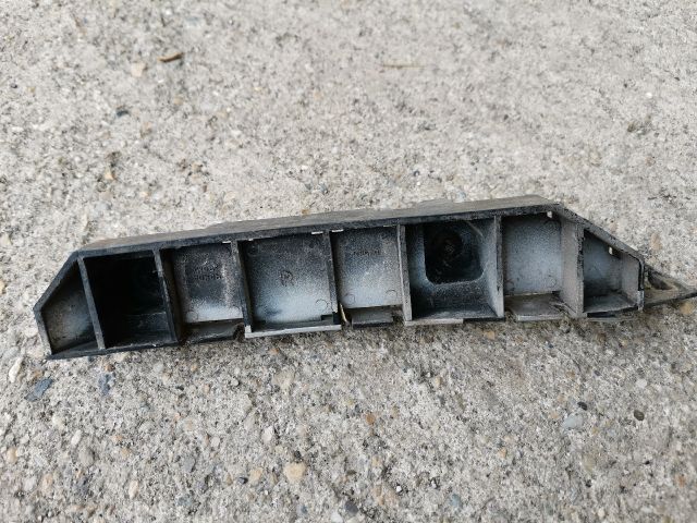 bontott HONDA STREAM Jobb első Lökhárító Tartó (Műanyag)