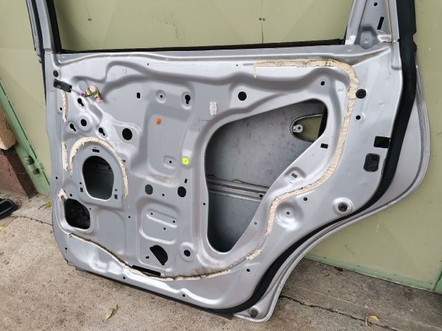 bontott HONDA STREAM Jobb hátsó Ajtó (Üres lemez)