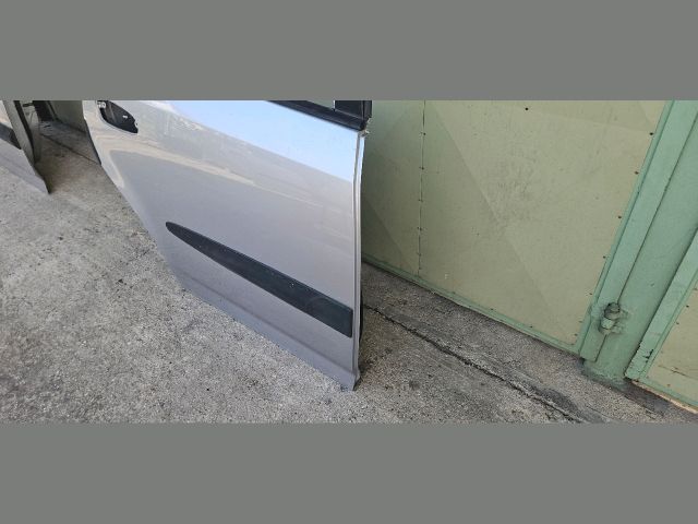 bontott HONDA STREAM Jobb hátsó Ajtó (Üres lemez)