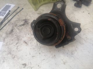 bontott HONDA STREAM Motor Tartó Bak (Fém)