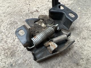 bontott HONDA STREAM Motorháztető Zárszerkezet