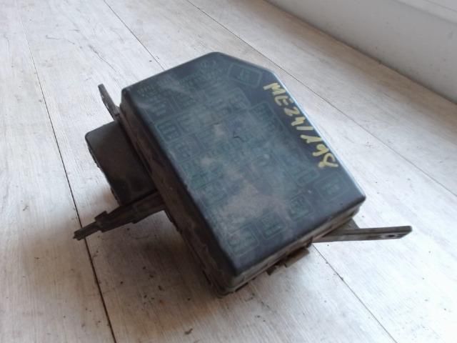 bontott HYUNDAI ACCENT Biztosítéktábla Motortér