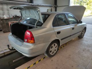 bontott HYUNDAI ACCENT Biztosítéktábla Motortér