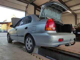 bontott HYUNDAI ACCENT Biztosítéktábla Motortér