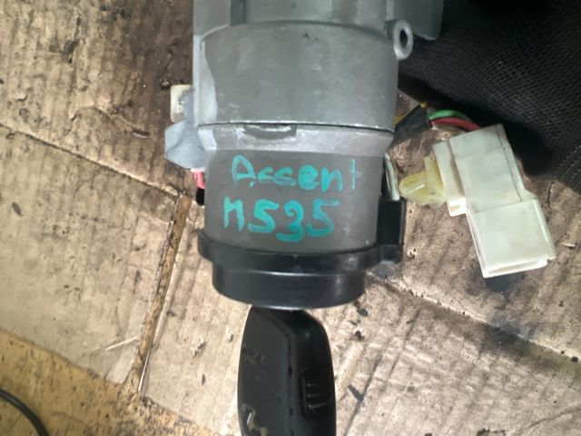 bontott HYUNDAI ACCENT Gyújtáskapcsoló