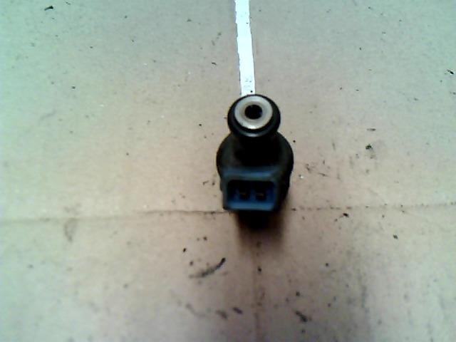 bontott HYUNDAI ACCENT Porlasztó (1 db)