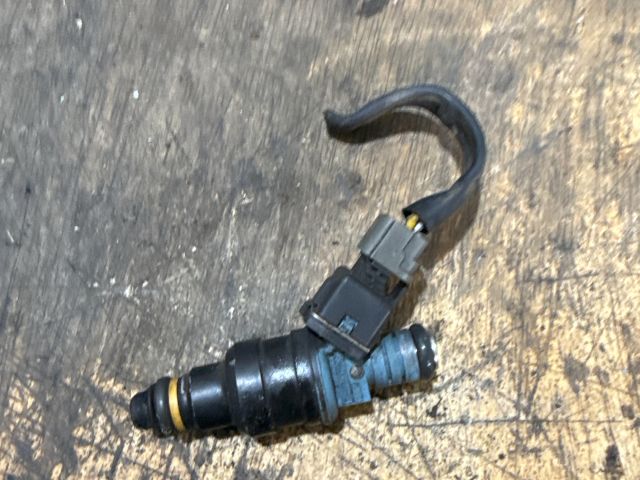 bontott HYUNDAI ACCENT Porlasztó (1 db)