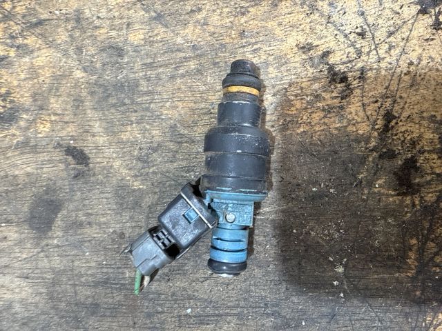 bontott HYUNDAI ACCENT Porlasztó (1 db)