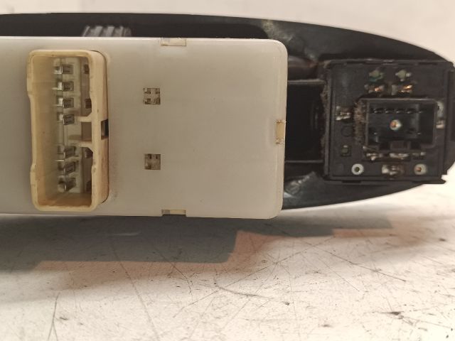 bontott HYUNDAI ACCENT Ablakemelő és Tükör Kapcsoló