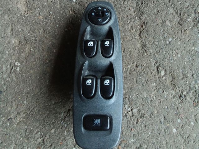 bontott HYUNDAI ACCENT Ablakemelő Kapcsoló Négyes / Kettes