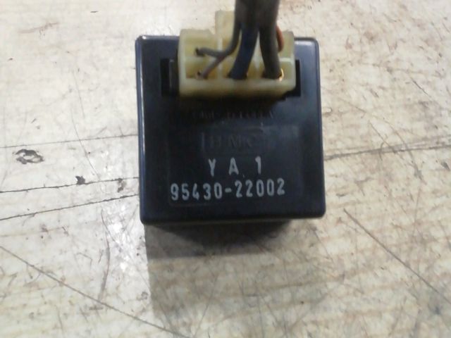 bontott HYUNDAI ACCENT Ablaktörlő Relé