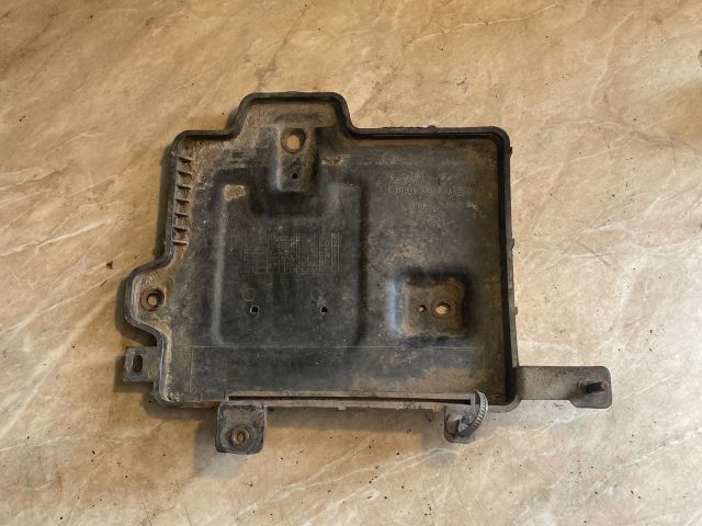 bontott HYUNDAI ACCENT Akkumulátor Tartó